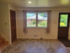 2135 Pine Valley Dr in Timonium, MD - Building Photo - Building Photo