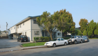 Chateau Villa Apartments in Santa Clara, CA - Building Photo - Building Photo