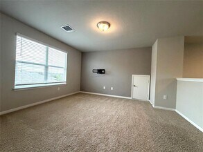 14017 Macquarie Dr in Pflugerville, TX - Building Photo - Building Photo