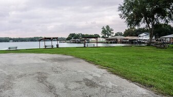 14351 W Ravine Run in Willis, TX - Building Photo