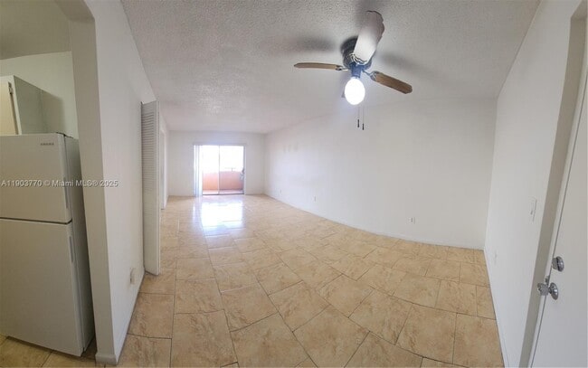 295 NW 72nd Ave in Miami, FL - Building Photo - Building Photo