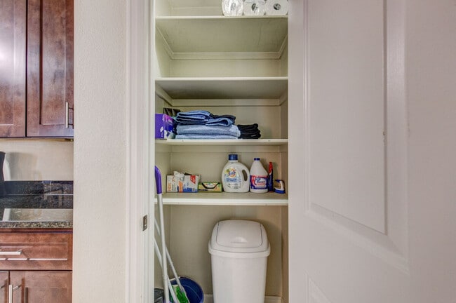 1363 Pierce St, Unit SI ID1341156P in Lakewood, CO - Foto de edificio - Building Photo