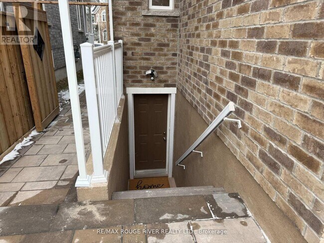 131 Sharplin Dr in Ajax, ON - Building Photo - Building Photo