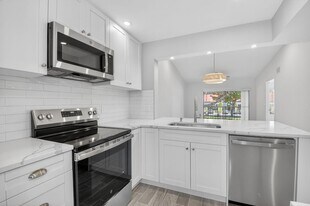 6649 Somerset Dr, Unit A206 in Boca Raton, FL - Building Photo