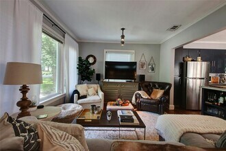 3407 Hollywood Ave in Austin, TX - Foto de edificio - Building Photo