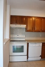 812 Aspen Dr, Unit 812 in Plainsboro, NJ - Building Photo - Building Photo