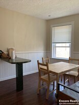 883 Huntington Ave in Boston, MA - Building Photo