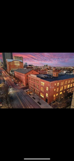 570 S Front St in Columbus, OH - Building Photo