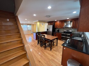 643 47th St in Baltimore, MD - Foto de edificio - Building Photo