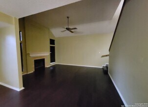 5955 Heather View in San Antonio, TX - Building Photo - Building Photo