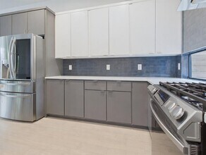 4402 Mt Vernon Dr in Austin, TX - Building Photo - Building Photo