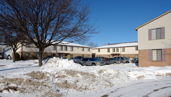16411-16421 E 10 Mile Rd in Eastpointe, MI - Building Photo