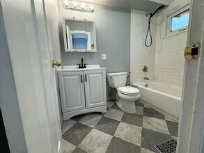 1745 Brown Ave, Unit 1745 brown Unit 1 in Evanston, IL - Building Photo - Building Photo