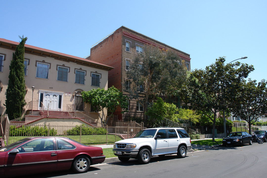 Berendo Apartments in Los Angeles, CA - Building Photo