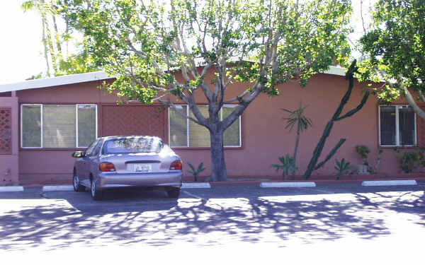 715 E San Lorenzo Rd in Palm Springs, CA - Building Photo - Building Photo