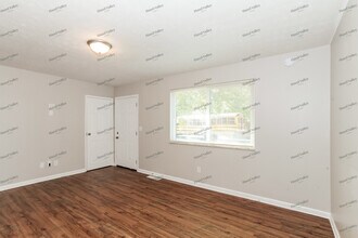 1934 Windmill Way in Cincinnati, OH - Building Photo - Building Photo