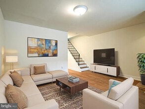 1520 W Thompson St in Philadelphia, PA - Foto de edificio - Building Photo