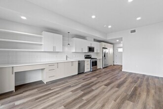 4004 Banister Ln in Austin, TX - Building Photo - Building Photo