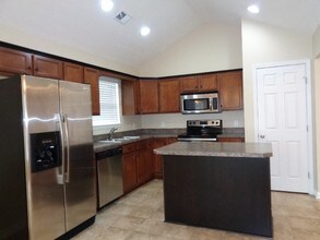 1075 Savannah Ave in Gallatin, TN - Building Photo - Building Photo