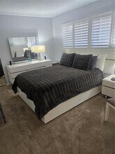 5633 La Puerta Del Sol Blvd S in St. Petersburg, FL - Building Photo - Building Photo