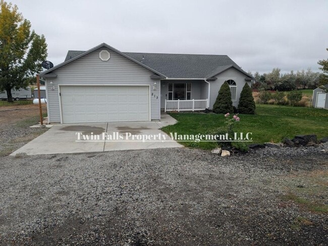 property at 213 Settlers Way W