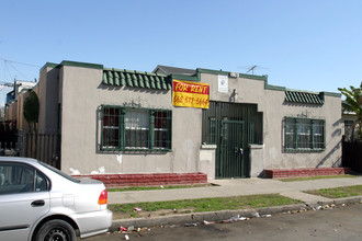 1136 Gardenia Ave in Long Beach, CA - Building Photo - Building Photo