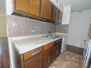 7355 E Quincy Ave in Denver, CO - Foto de edificio - Building Photo