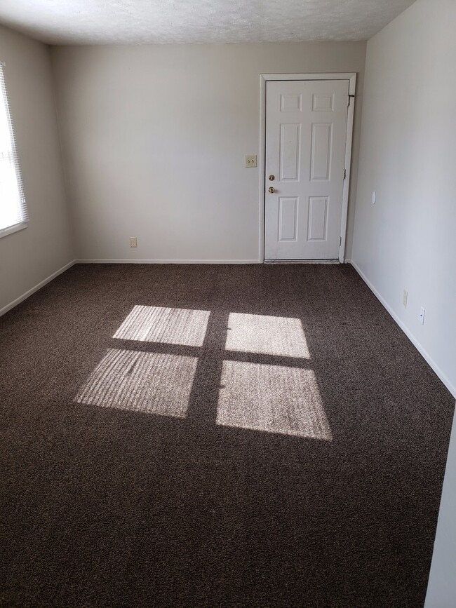1216 Orchard Rd in Bloomington, IL - Building Photo - Building Photo