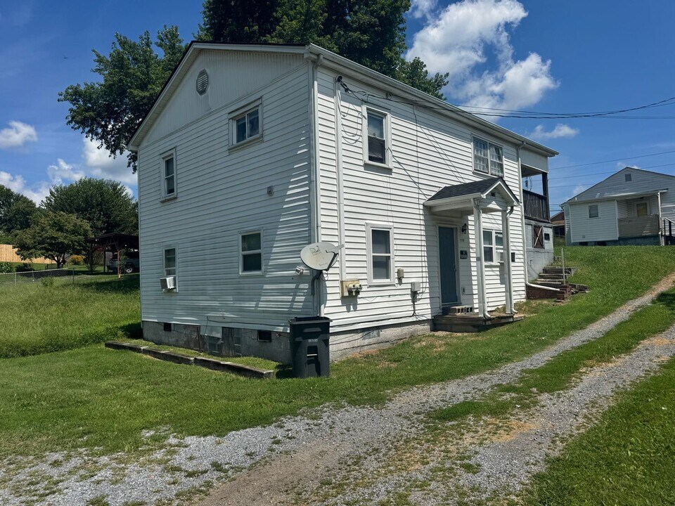 1110 Fairview Ave in Kingsport, TN - Foto de edificio