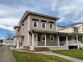 61 S Main St in Middletown, CT - Building Photo