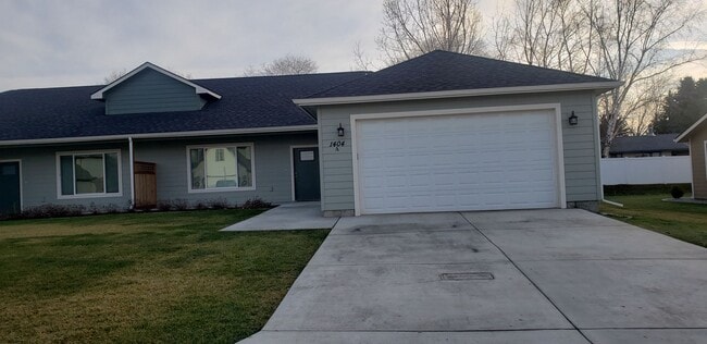 property at 1404 E 6th St