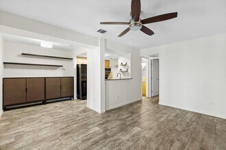 3627 Menchaca Rd in Austin, TX - Foto de edificio - Building Photo