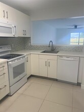 842 NE 209th St in Miami, FL - Building Photo - Building Photo