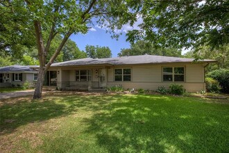 2506 Washington St in Commerce, TX - Building Photo - Building Photo