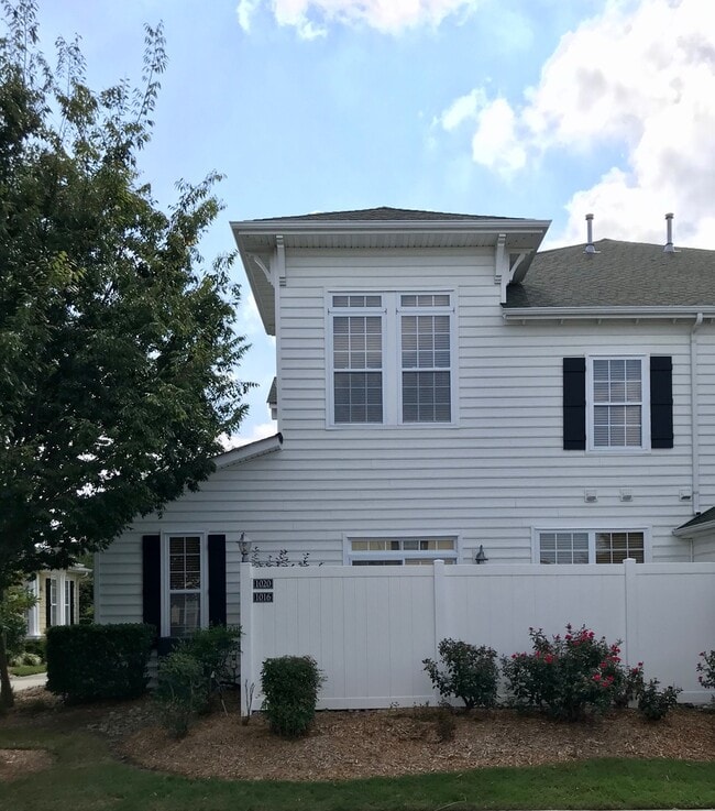1016 Grace Hill Dr in Virginia Beach, VA - Building Photo - Building Photo