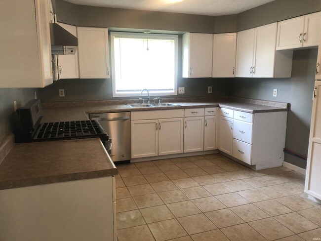 1873 Warhawk Rd in Peru, IN - Building Photo - Building Photo