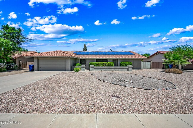property at 1218 E Vinedo Ln