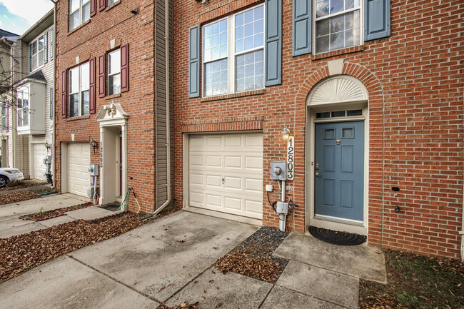 12803 Duck Pond Dr in Germantown, MD - Foto de edificio - Building Photo