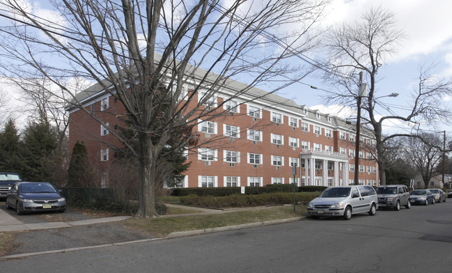 Metuchen Senior Apartments in Metuchen, NJ - Building Photo - Building Photo