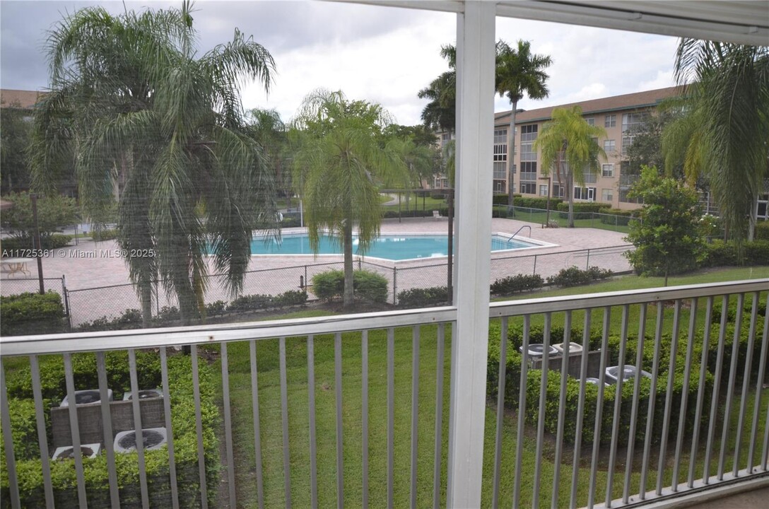 650 SW 124th Terrace in Pembroke Pines, FL - Building Photo