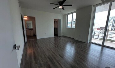 110 SW 12th Ave in Miami, FL - Building Photo - Building Photo