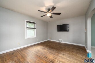 2801 S Duluth Ave in Sioux Falls, SD - Building Photo - Building Photo