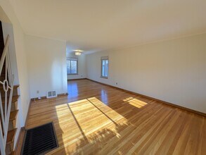 2030 Harwitch Rd in Columbus, OH - Foto de edificio - Building Photo