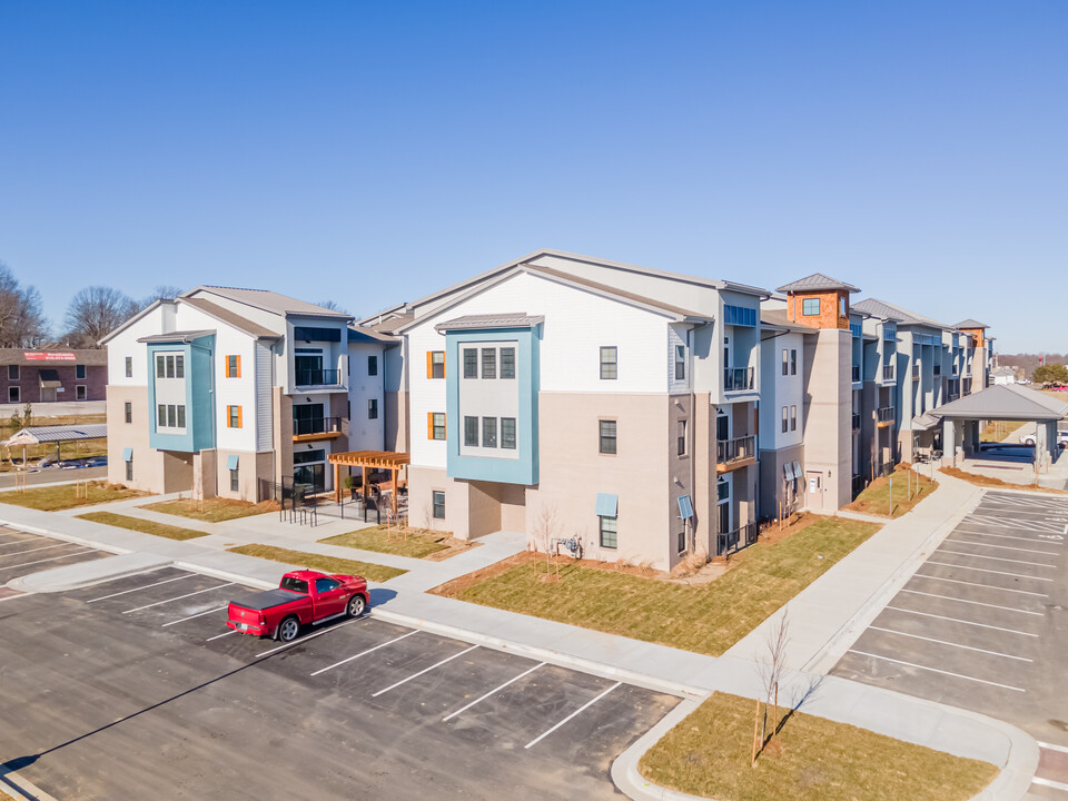 Novel Place Senior Living - Blue Springs in Blue Springs, MO - Building Photo