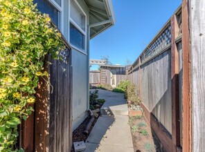 206 Carmelo Ln in South San Francisco, CA - Building Photo - Building Photo