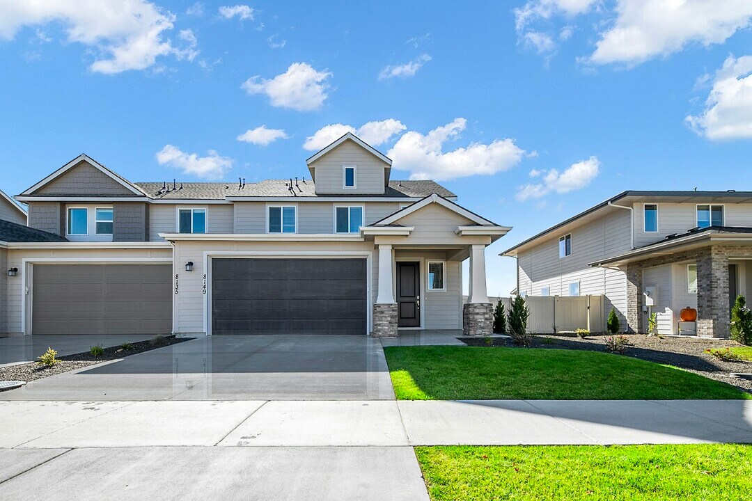 8149 W Grey Alder Dr in Eagle, ID - Building Photo