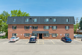 Avanti Apartments in Englewood, CO - Building Photo - Building Photo