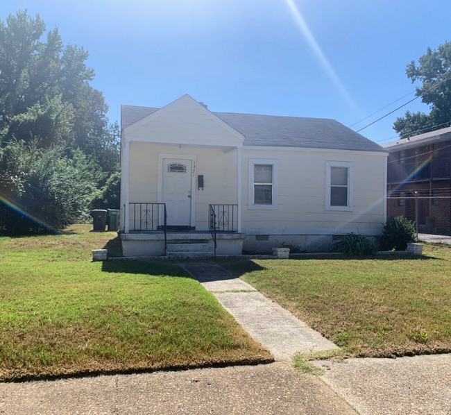 property at 1921 Hubert Ave