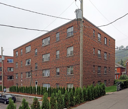 Claremount Court in Hamilton, ON - Building Photo - Building Photo