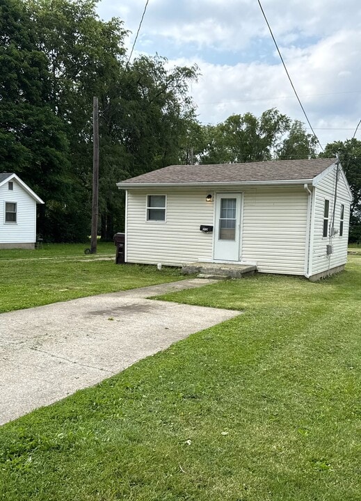 212 W Letchworth St in Rantoul, IL - Building Photo